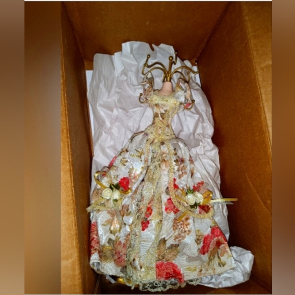 Vintage Baroque style jewelry holder - Picture 7 of 12